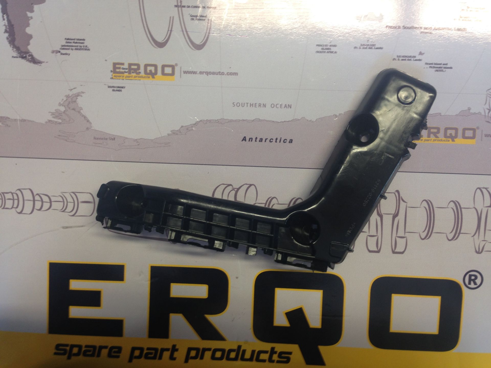 52115-02270 TAMPON BRAKETİ COROLLA 2014-2017 ÖN SAĞ