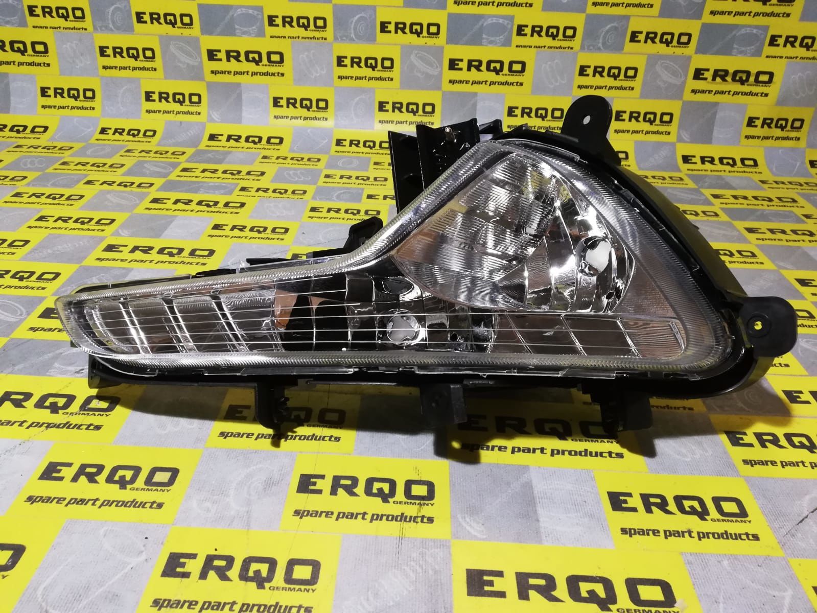 92202-3U000 SİS FARI SPORTAGE 2011 - ÇİFT DUYLU TİP SAĞ